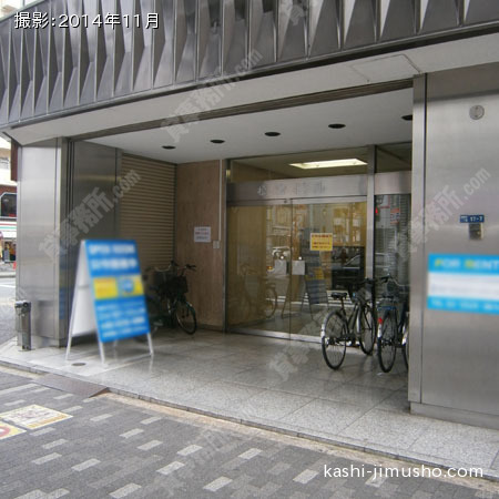 エントランスドア