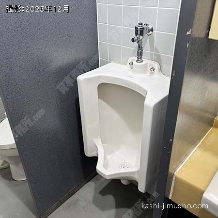 男性トイレ(3階) 男性トイレ(3階)