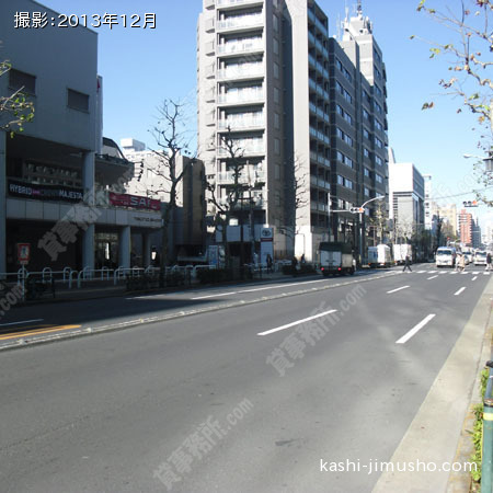 前面道路（明治通り）