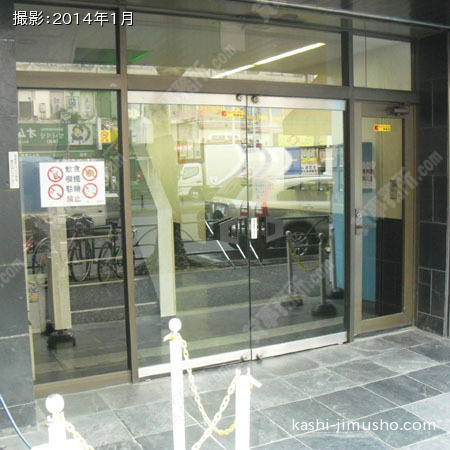 エントランスドア