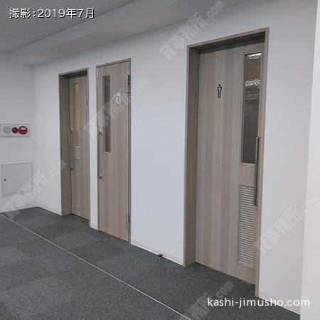 室内男女別トイレ
