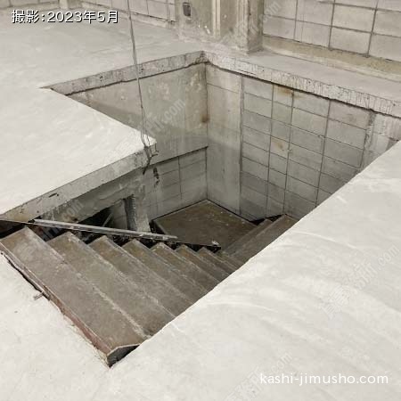 地下区画階段