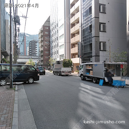 前面道路(柳原通り）