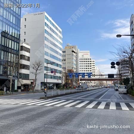 前面道路（靖国通り）