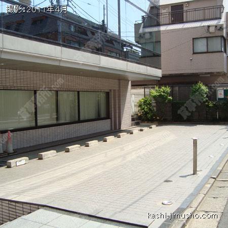 前面駐車場 