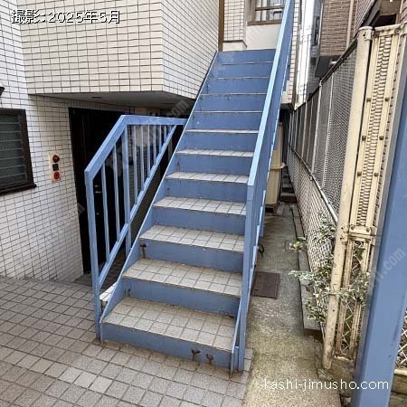 共用階段
