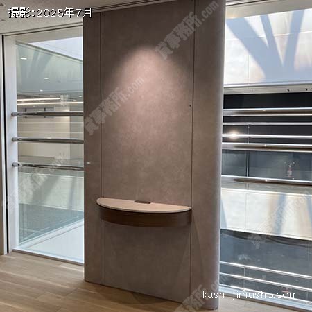 貸室階エレベーターホール