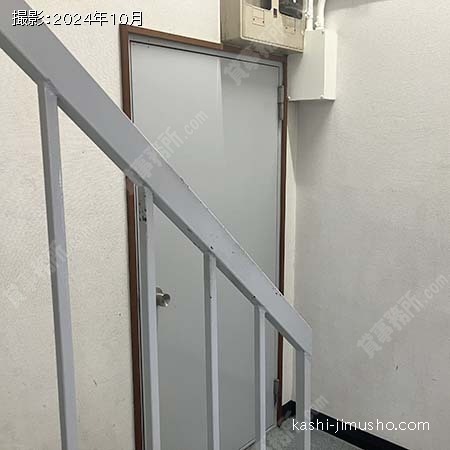 貸室入口