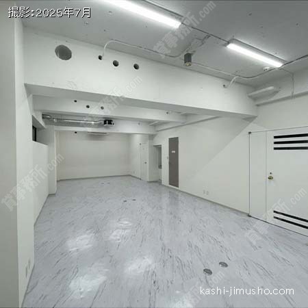 貸室内(B1階)