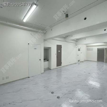 貸室内(B1階)