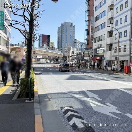 前面道路(大久保通り）