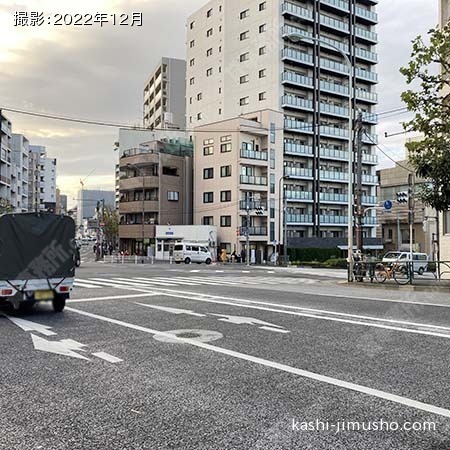 前面道路(早稲田通り)