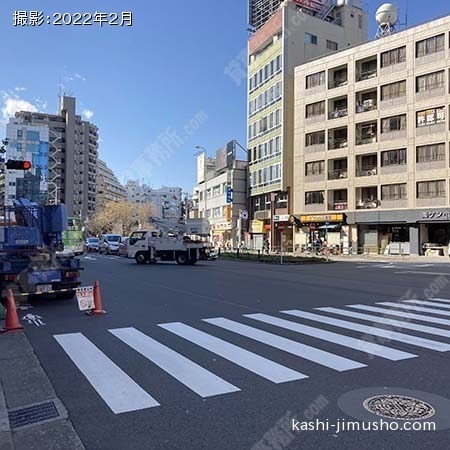  前面道路(靖国通り)