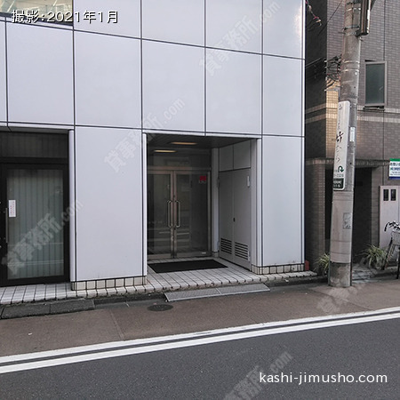 ビル入口前面 ビル入口前面