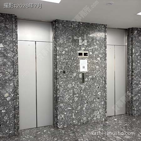 貸室階エレベーターホール