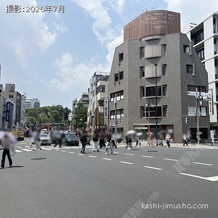 前面道路(早稲田通り)