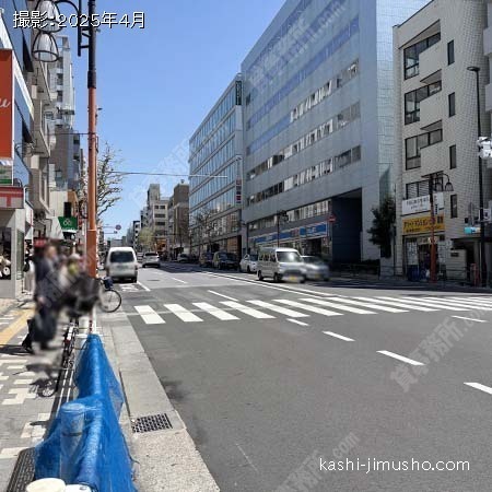 前面道路(早稲田通り) 前面道路(早稲田通り)