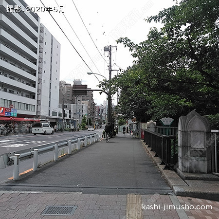 前面道路(早稲田通り）