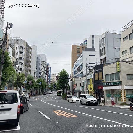 前面道路(早稲田通り)