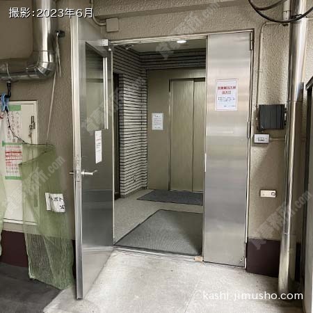 搬入出用入口
