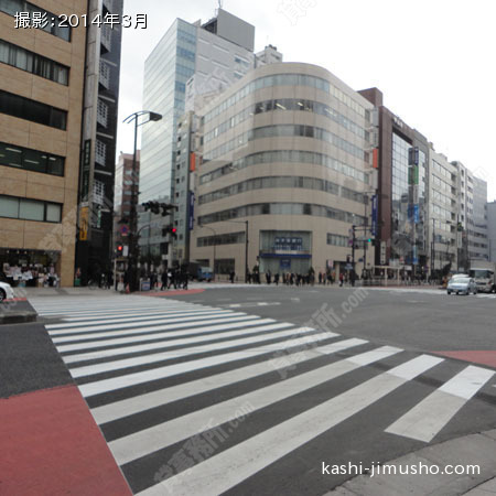 前面道路（靖国通り） 