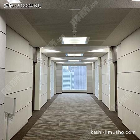 貸室階エレベーターホール