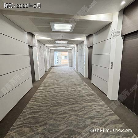 貸室階エレベーターホール