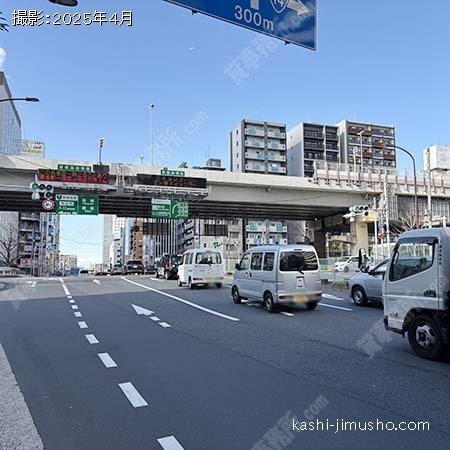 前面道路(四ツ目通り)