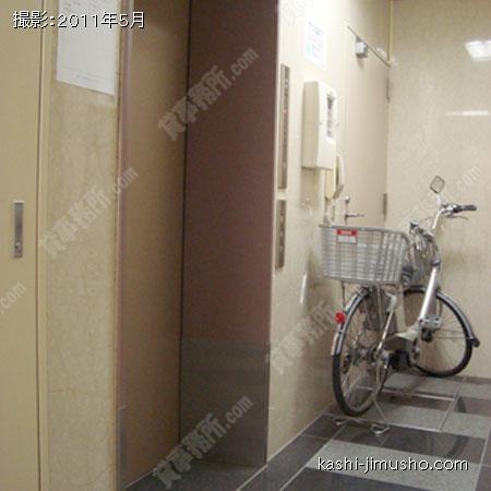 エレベーターホール 