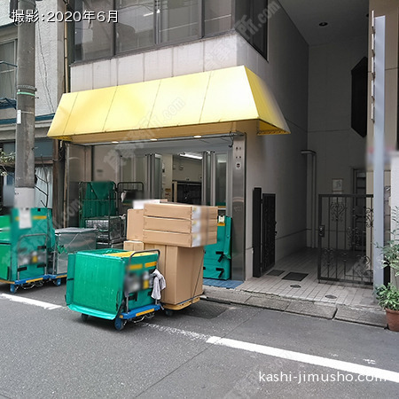 ビル正面