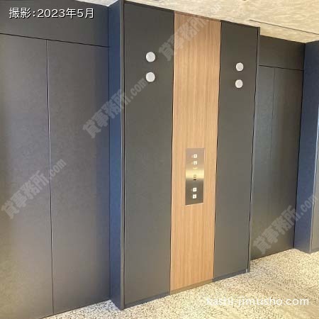 貸室階エレベーターホール