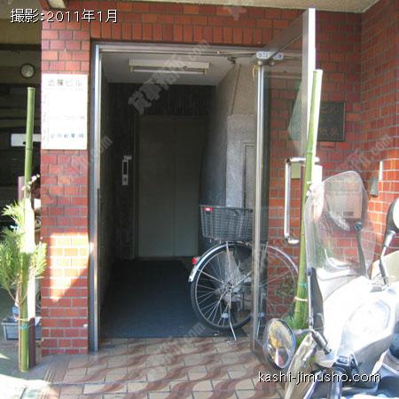 ビル入口 