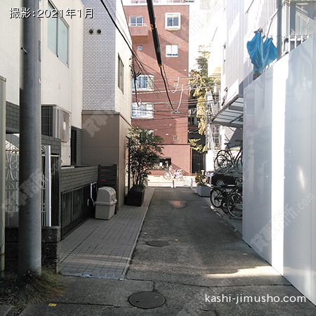 入口前道路