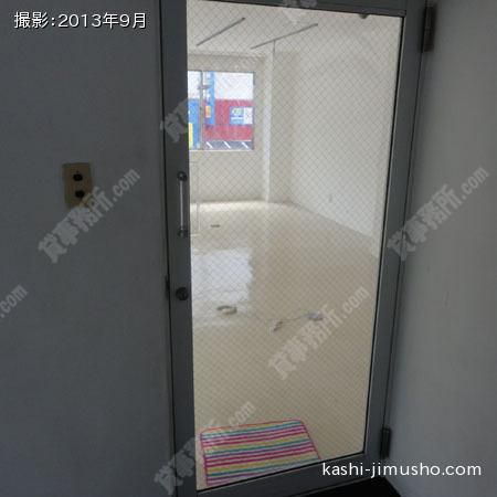 貸室入口
