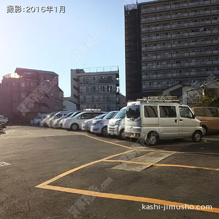 ビル前時間貸し駐車場２