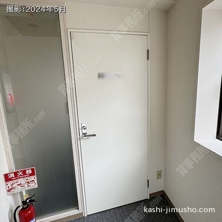 貸室入口