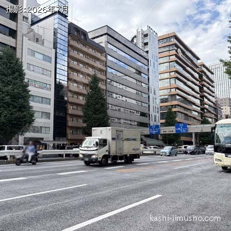 前面道路(昭和通り) 前面道路(昭和通り)