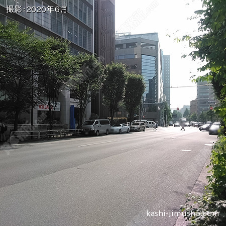 前面道路（神田警察通り）
