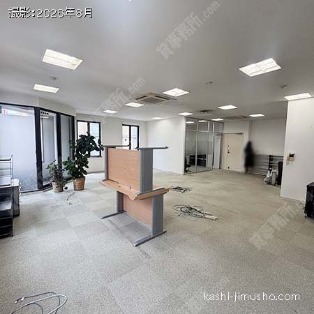 貸室内(8階801号室)※原状回復前 貸室内(8階801号室)※原状回復前