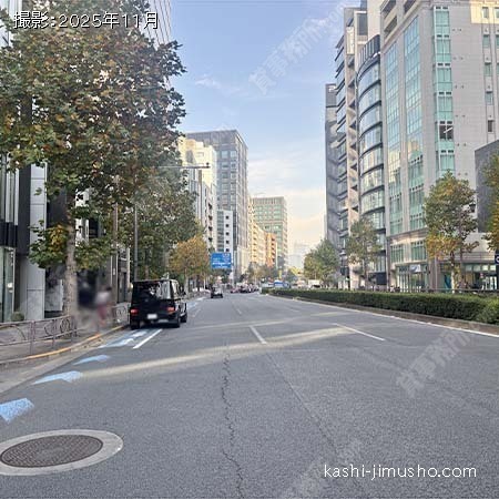 前面道路(新宿通り) 前面道路(新宿通り)