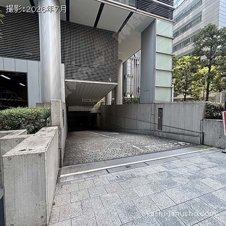 駐車場入口 駐車場入口