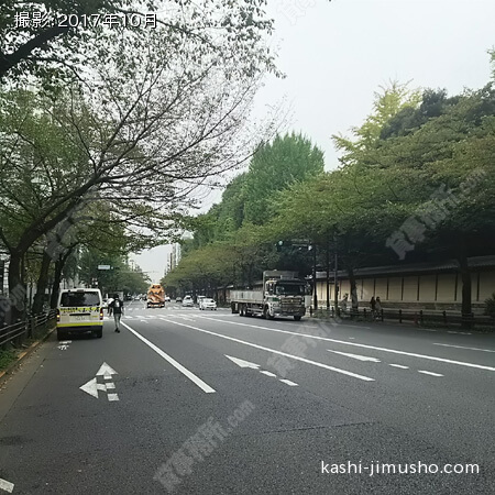 周辺環境（靖国通り）