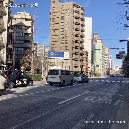 前面道路(鍛冶橋通り）