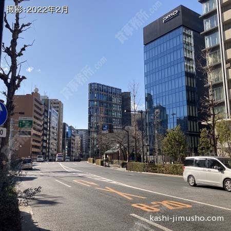 前面道路(鍛冶橋通り）