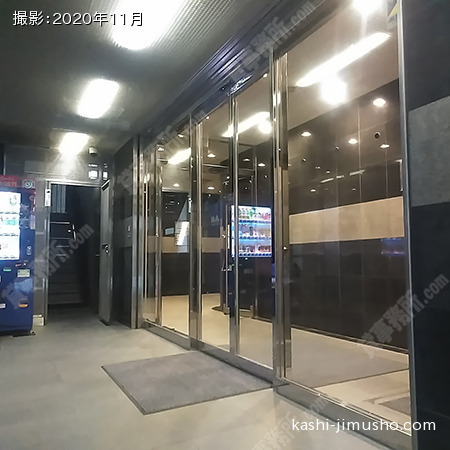 ビル入口 ビル入口