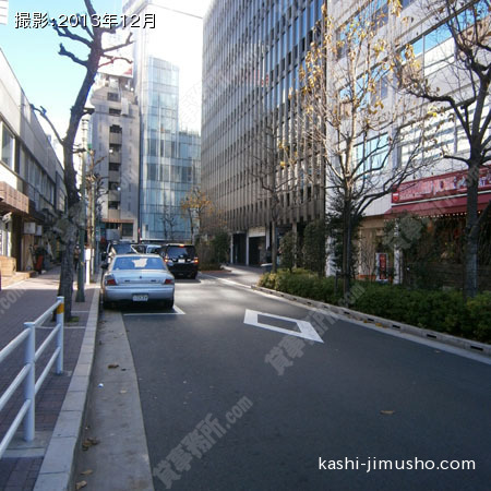 前面道路　コリドー街 
