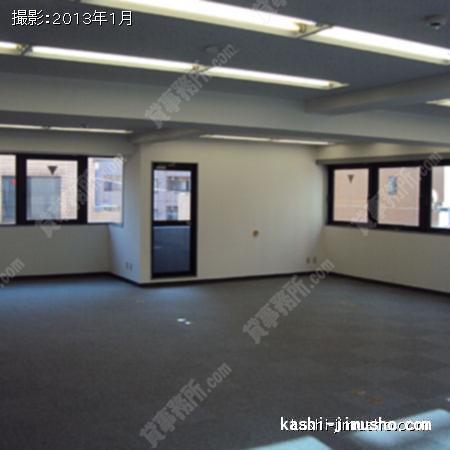 貸室内