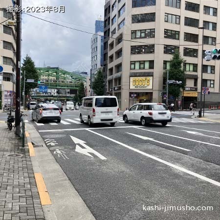前面道路(昌平橋通り)