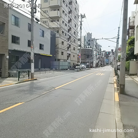 前面道路：大久保通り
