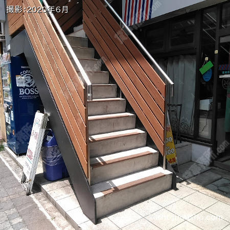 2階への階段